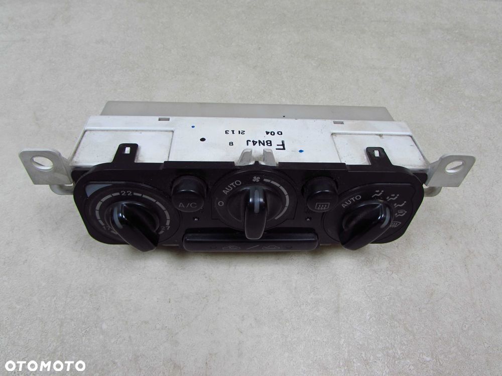 MAZDA 323 F 98-00 PANEL STEROWANIA NAWIEWU KLIMATYZACJI - 1