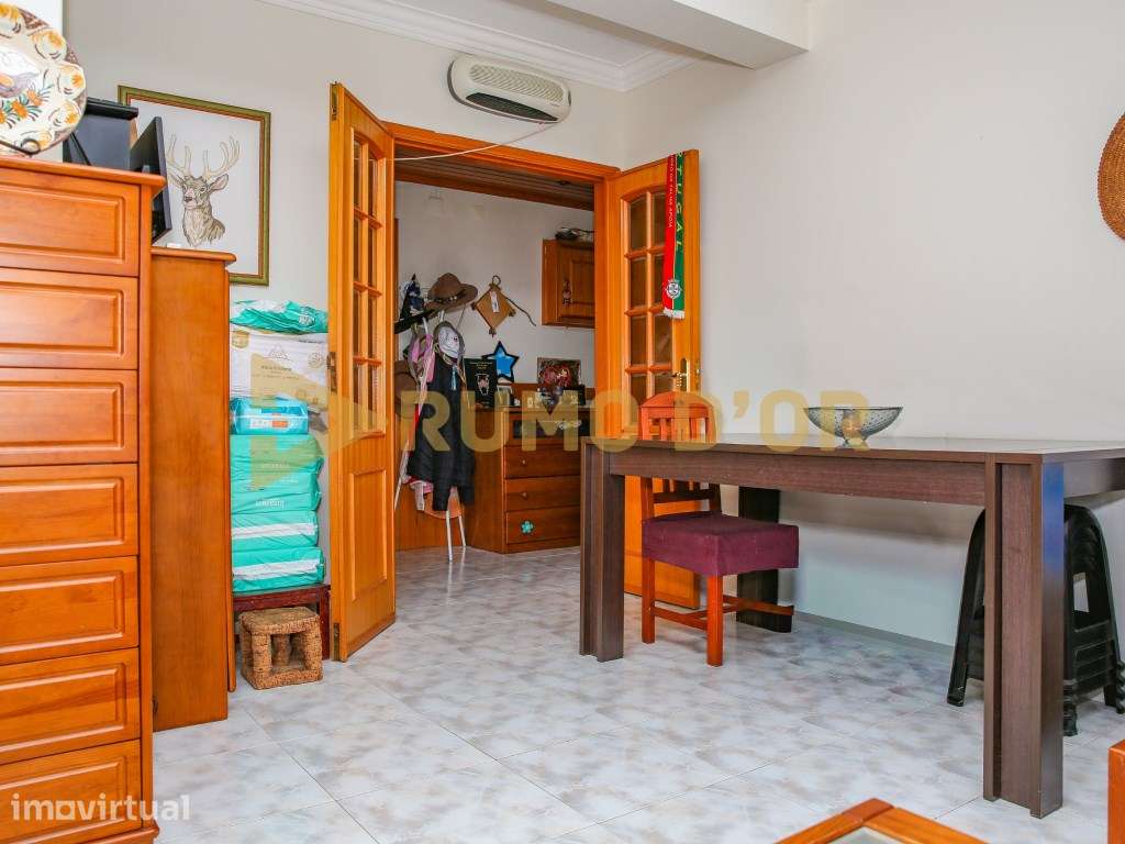 Apartamento T2 em excelente estado de conservação a 2 minutos da A1 - Grande imagem: 5/27