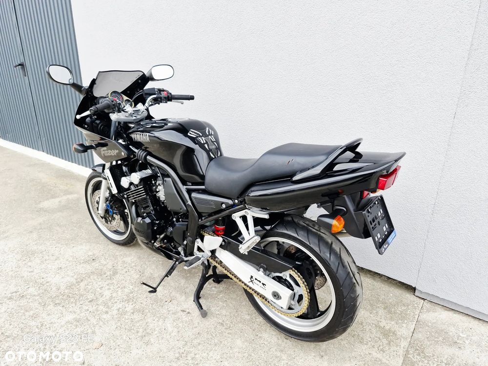 Yamaha FZS - 18