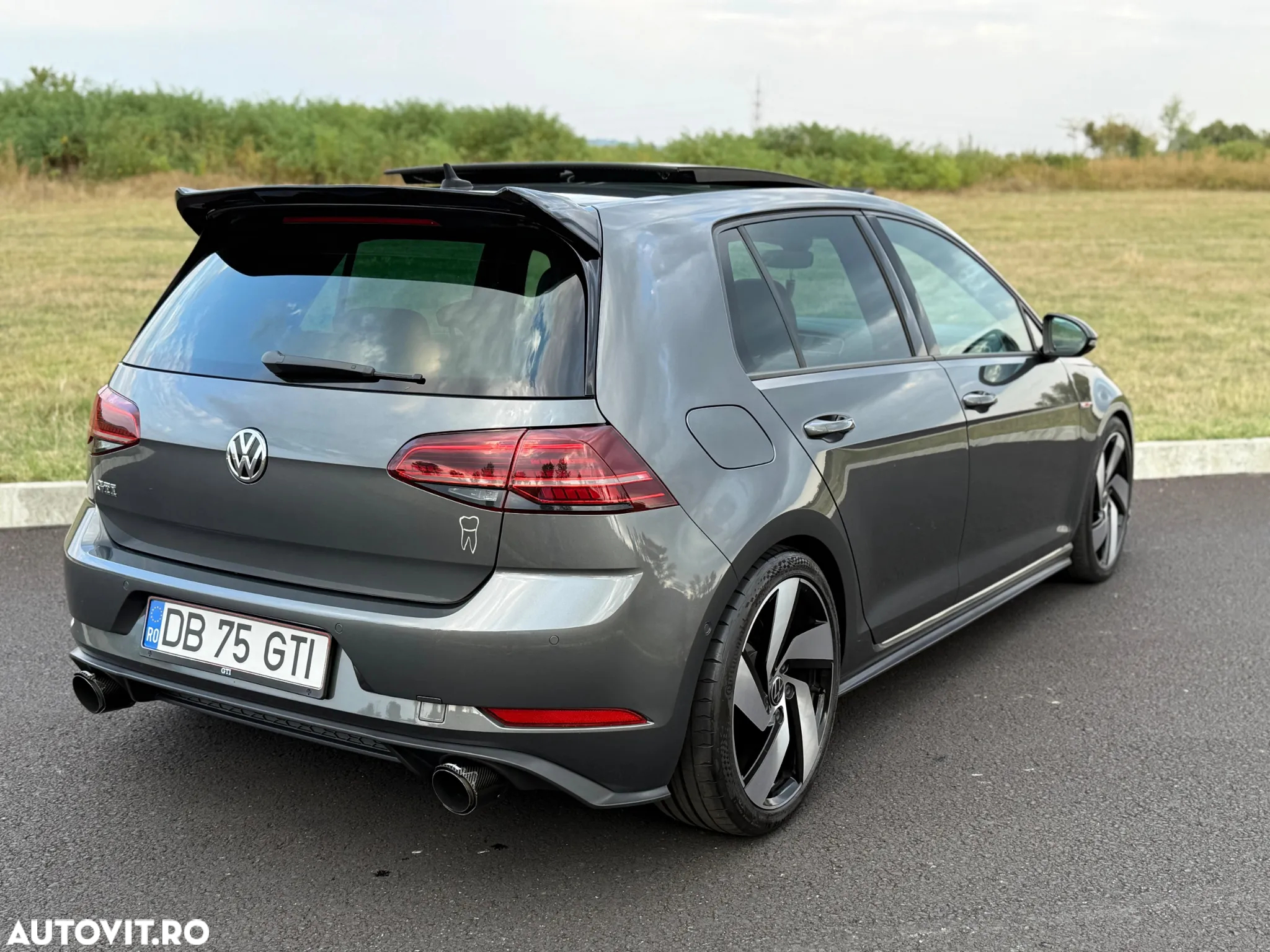 Volkswagen Golf 2.0 TSI GTI - 9
