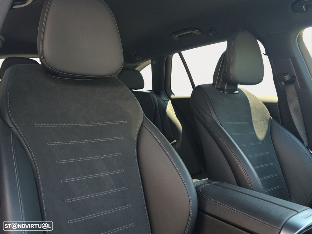 Mercedes-Benz C 300 — fotografia 14