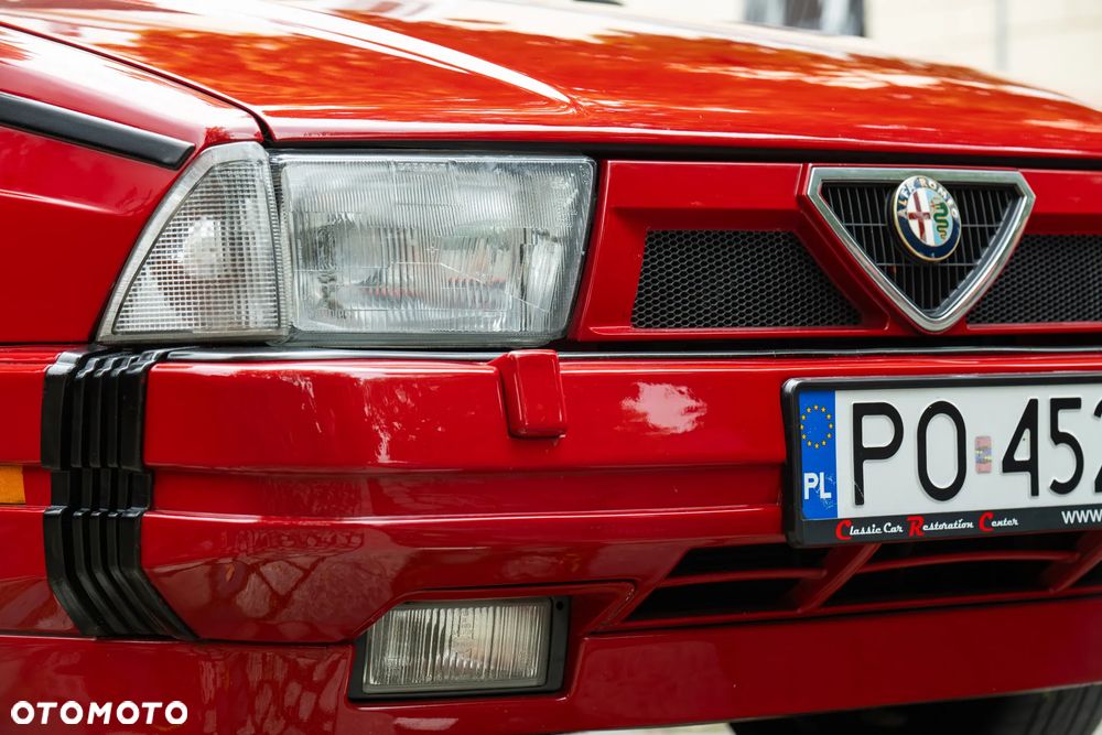 Alfa Romeo 75 - 25