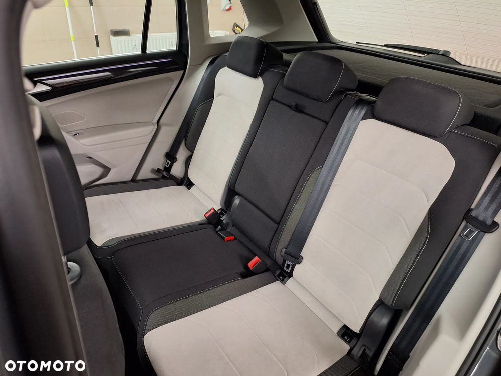 Volkswagen Tiguan 2.0 TDI SCR 4MotION DSG Elegance - 24