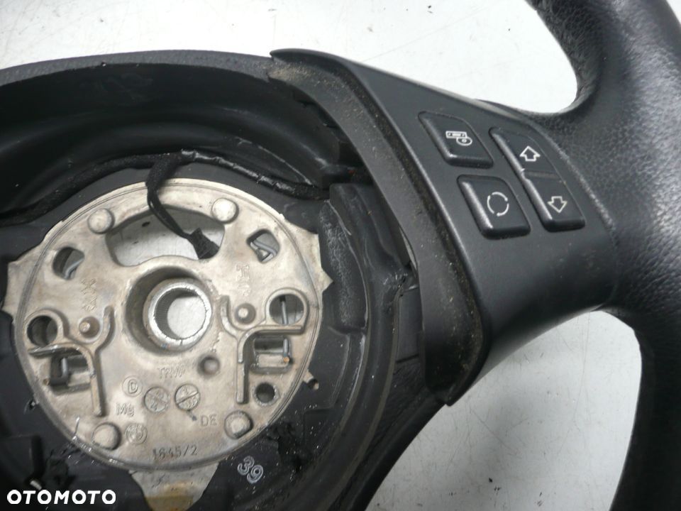 BMW E90 04-12  KIEROWNICA MULTIFUNKCYJNA - 2