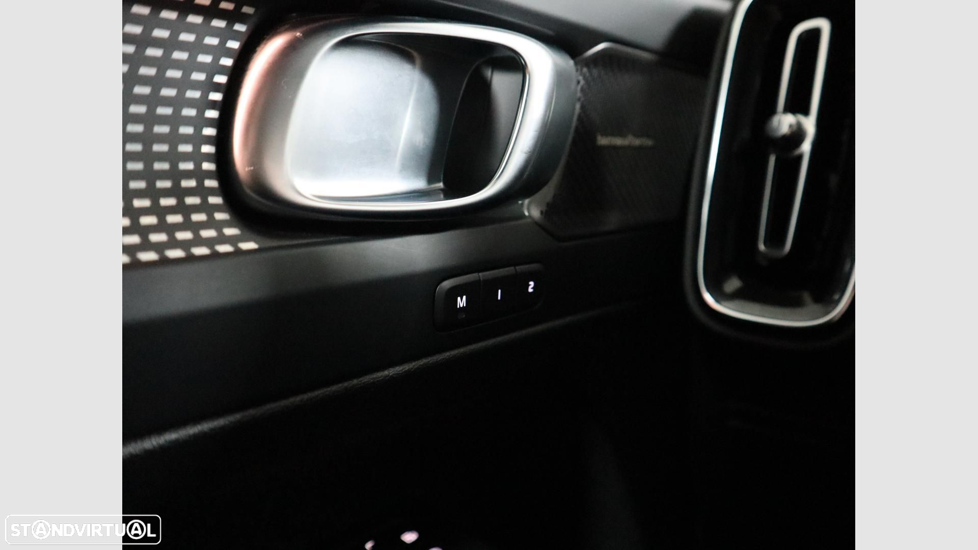 Volvo XC 40 1.5 T2 Plus Dark Auto - 26