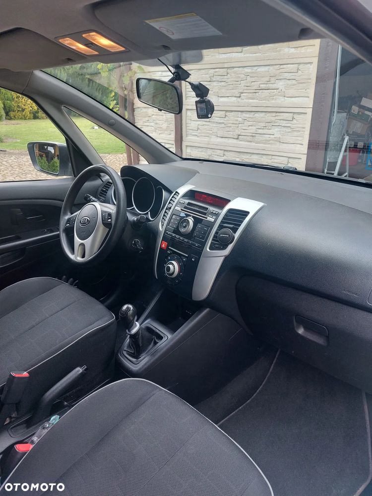 Kia Venga - 6