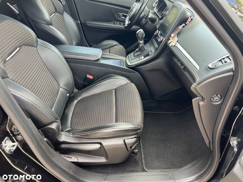 Renault Grand Scenic - 11