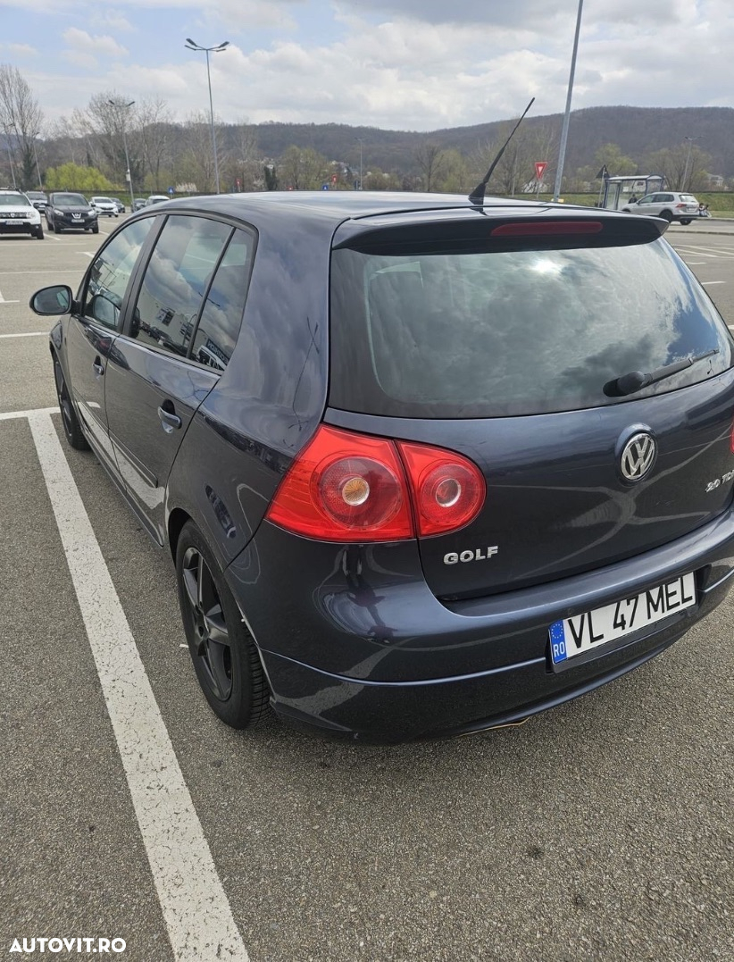 Volkswagen Golf 2.0 TDI DPF Sportline - 2