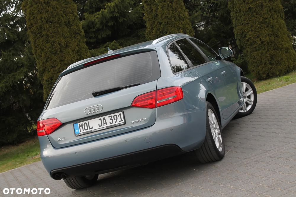Audi A4 Avant 2.0 TDI Quattro - 16