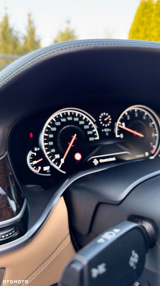 BMW Seria 7 750i xDrive - 30