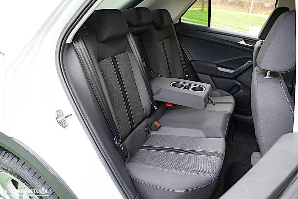 VW T-Roc 1.5 TSI Urban DSG - 21