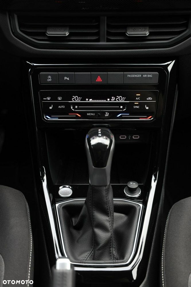 Volkswagen T-Cross - 33