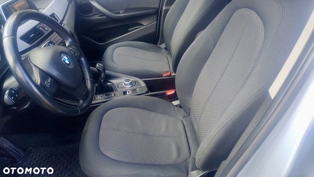 BMW X1 xDrive18d - 11