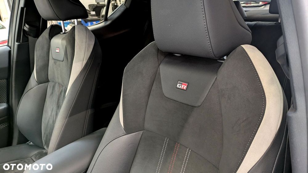 Toyota C-HR 2.0 Hybrid GR Sport - 9