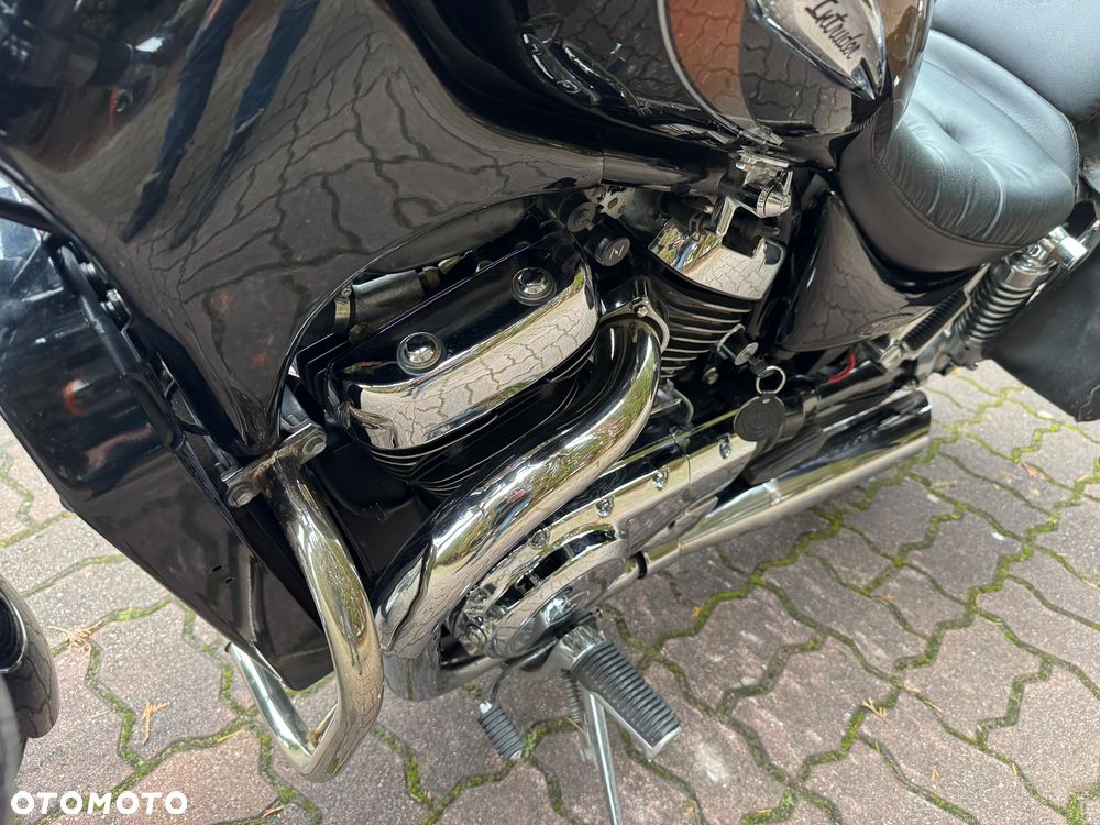 Suzuki Intruder - 18