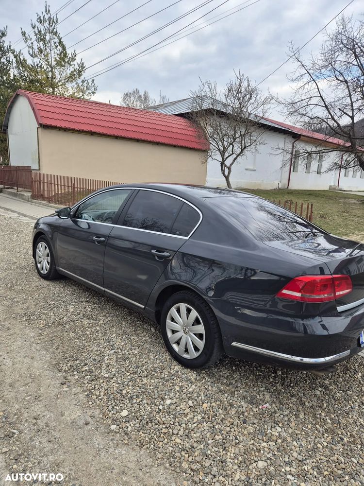 Volkswagen Passat 2.0 TDI Blue TDI Comfortline - 1