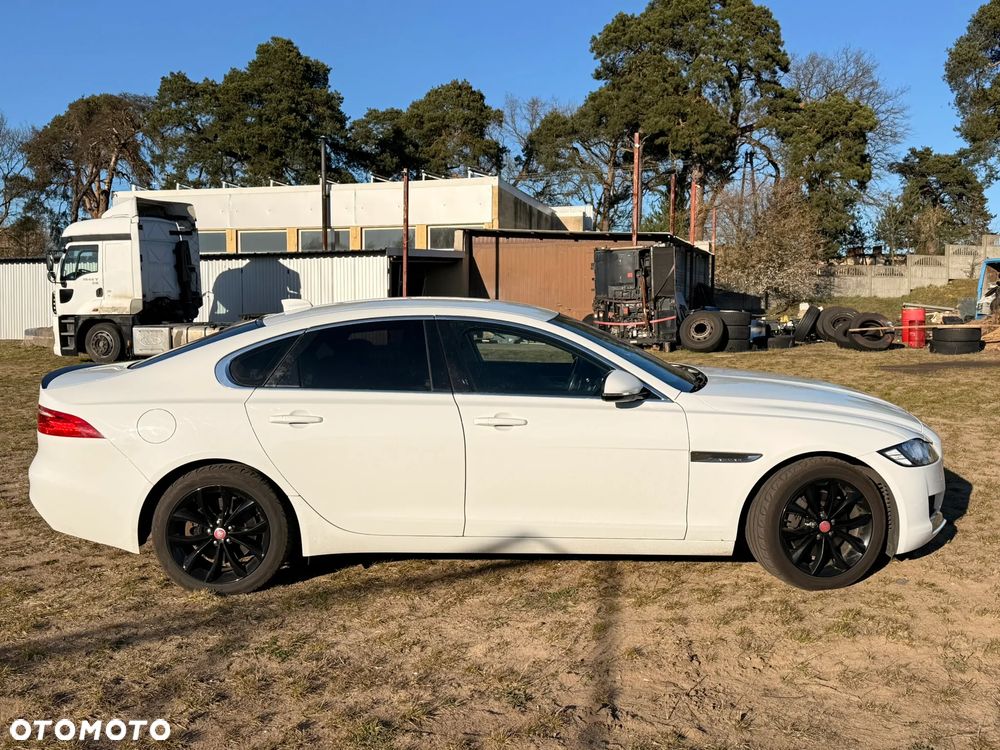 Jaguar XF 2.0 i4D Prestige - 8