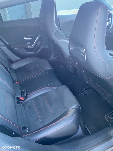 Mercedes-Benz CLA 200 7G-DCT - 11
