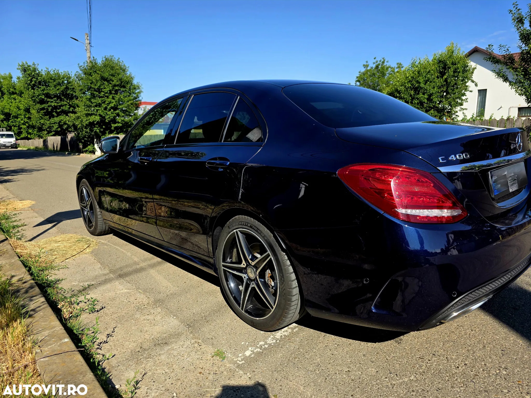 Mercedes-Benz C 400 4Matic 9G-TRONIC AMG Line - 11