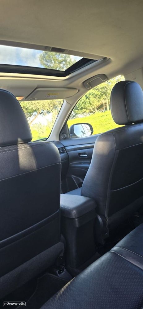 Mitsubishi Outlander 2.2 DI-D Instyle Navi - 11