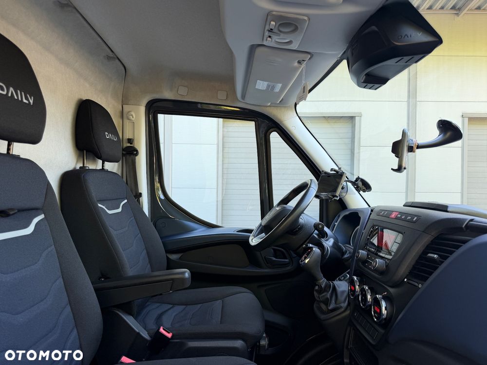 Iveco DAILY 35S18 - 18