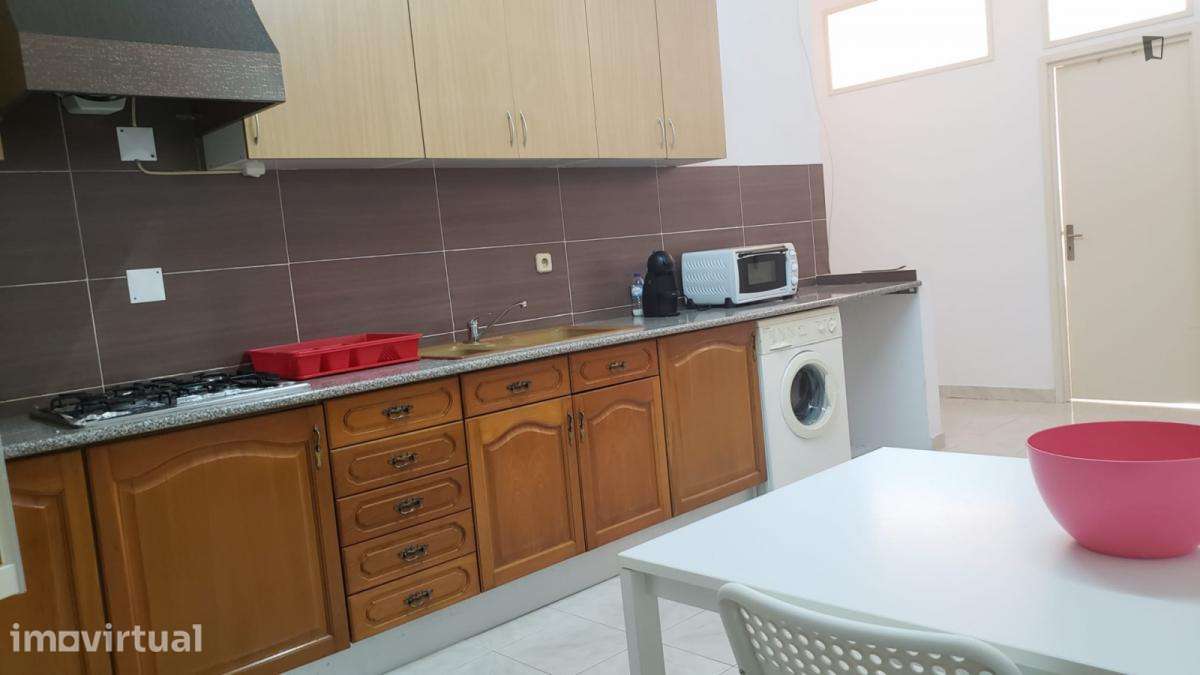 Quarto - localizado em Lumiar Lisbon - Grande imagem: 5/12