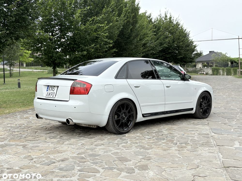 Audi A4 Limousine - 5