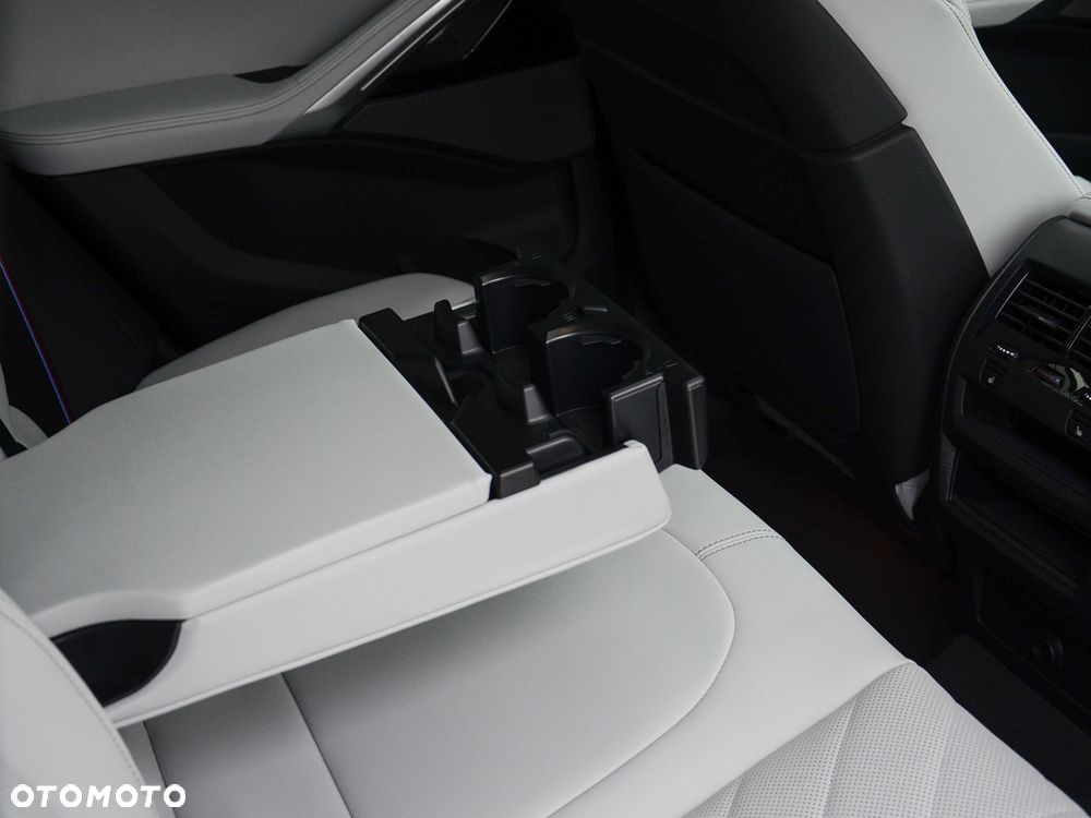 BMW X6 - 33