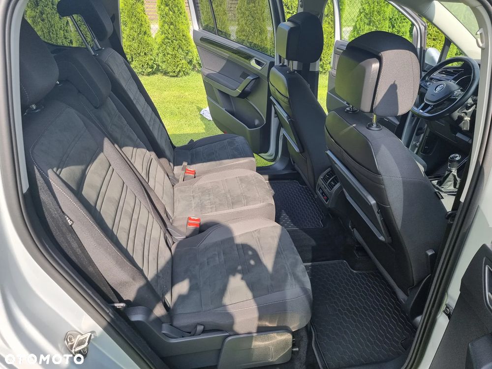 Volkswagen Touran 2.0 TDI SCR Highline - 28
