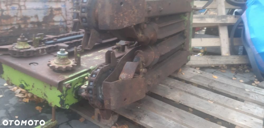 Przystawka do kukurydzy heder na ziarno Claas 8-75 Części Parts - 8