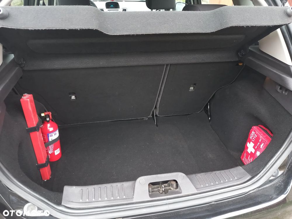 Ford Fiesta 1.25 Ambiente EU5 - 6