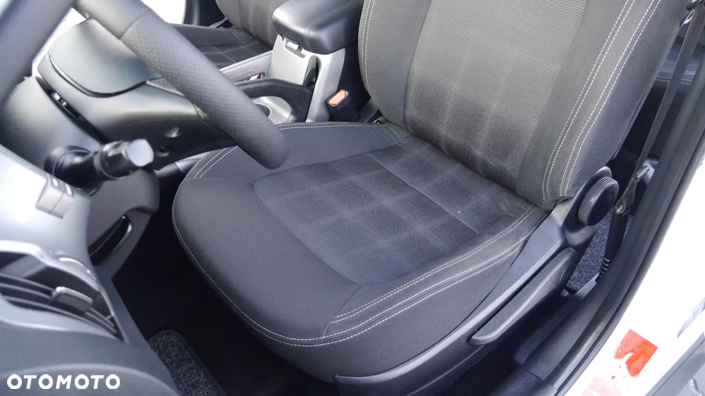 Kia Sportage 1.7 CRDI 2WD Dream-Team Edition - 32