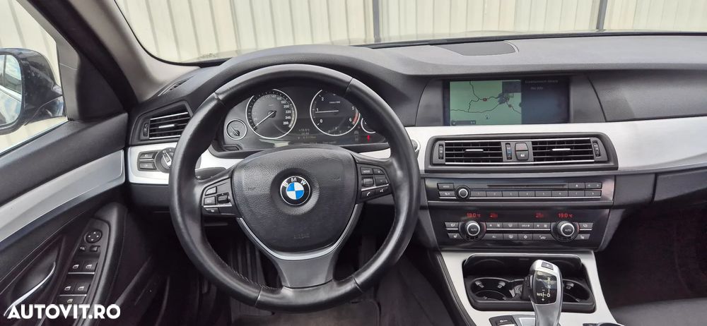 BMW Seria 5 525d xDrive AT - 11