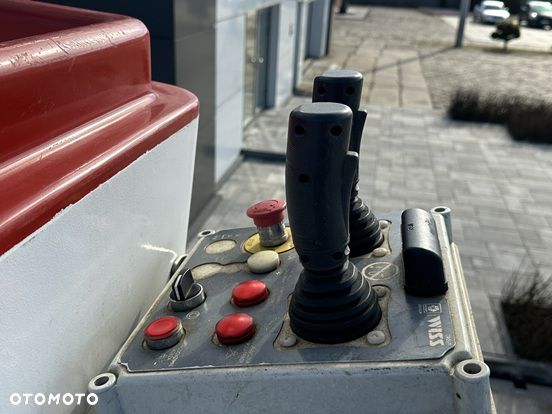 Land Rover Defender - 31