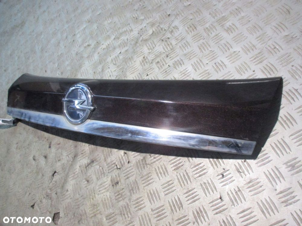 BLENDA KLAPY BAGAŻNIKA CHROM OPEL MOKKA A 12- GYO - 2