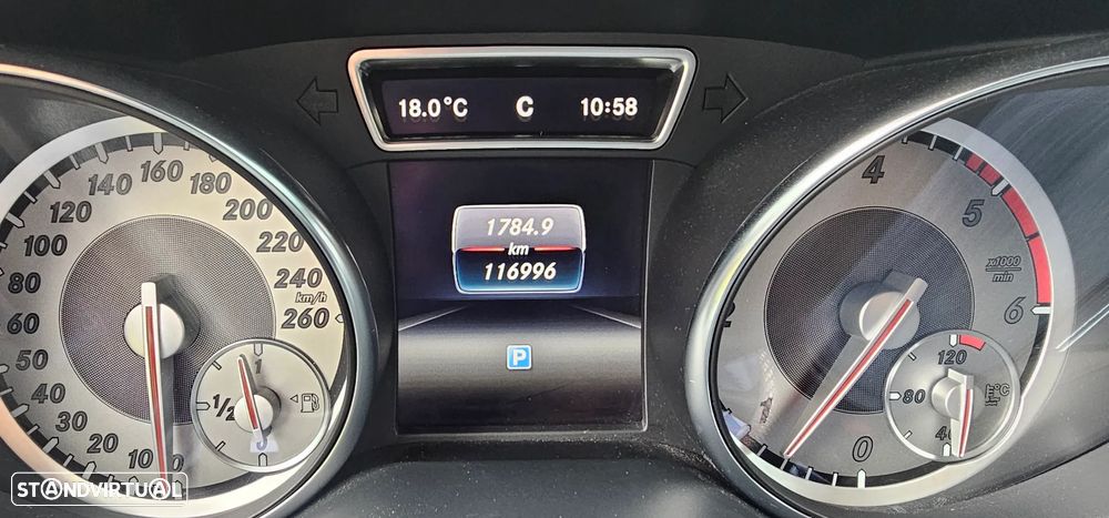 Mercedes-Benz CLA 200 d Shooting Brake AMG Line - 13