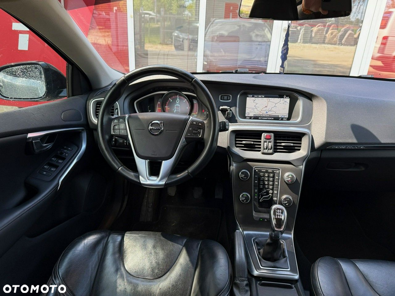 Volvo V40 Cross Country - 9