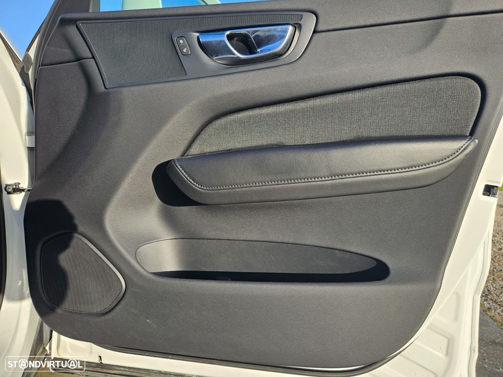 Volvo XC 60 2.0 D4 Momentum - 39