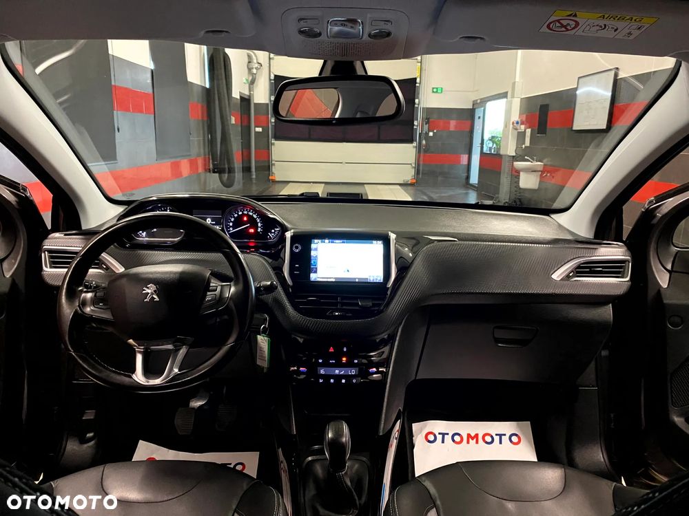 Peugeot 2008 1.6 e-HDi Allure S&S - 17