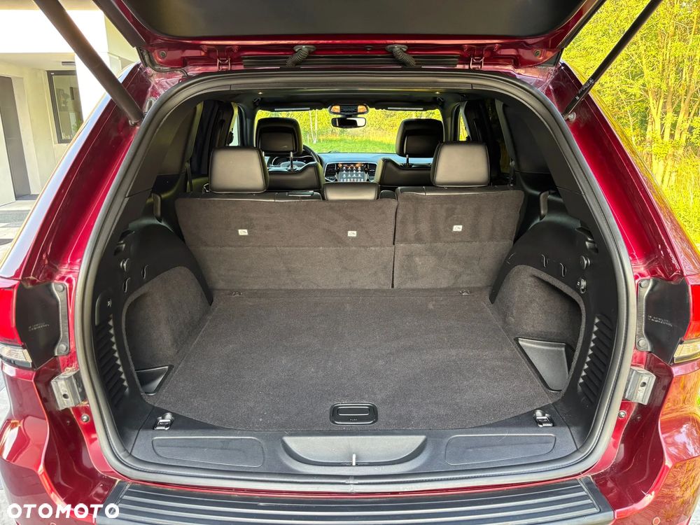 Jeep Grand Cherokee - 30