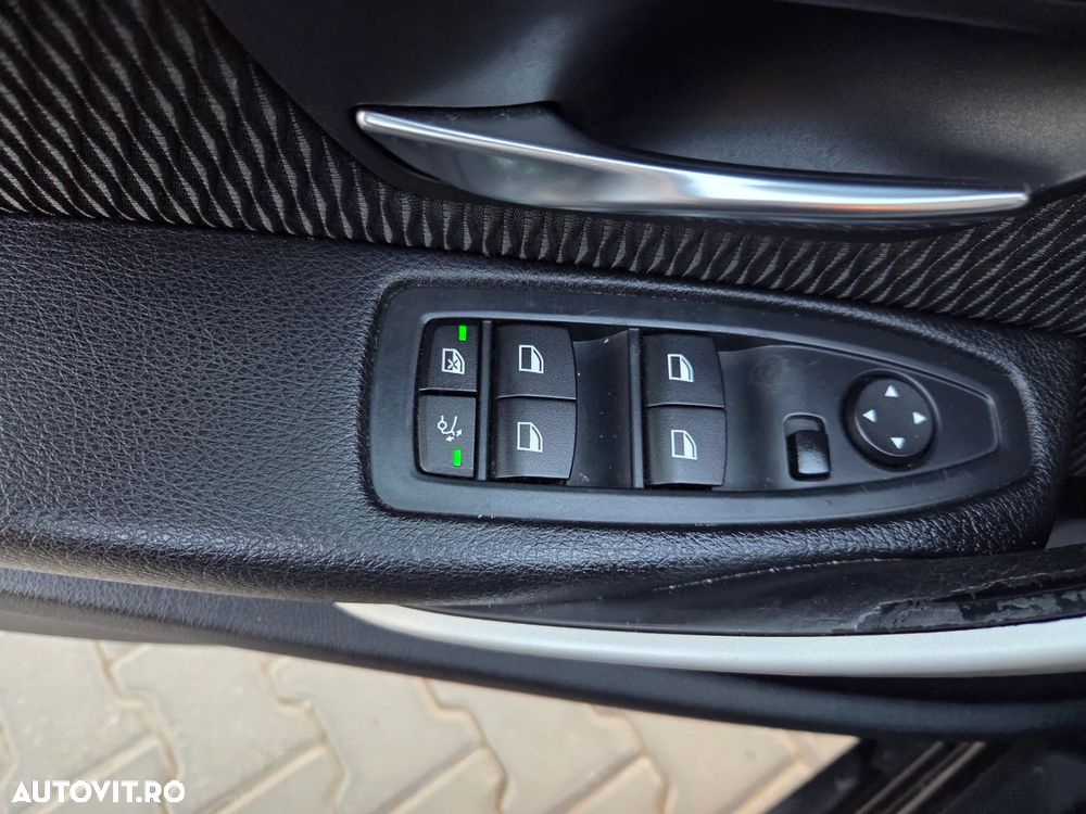 BMW Seria 3 320d Sport-Aut. - 12