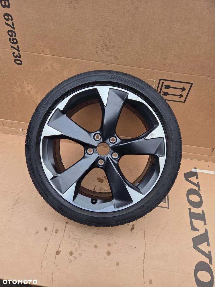 Felga aluminiowa z oponą Seat Cupra Leon IV 4 18 Cali 7.5Jx18H2 ET 46 5FA601025H 225/40R18 92 Y Bridgestone Turanza T005 0224 2024 Rok - 2