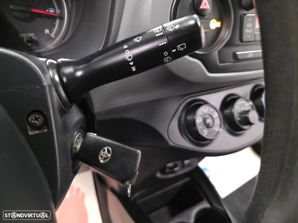Toyota YARIS BIZZ 1.4 D-4D 90CV IVA DEDUTIVEL - 57