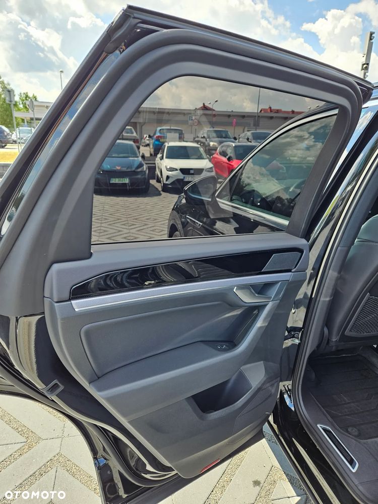 Volkswagen Touareg 3.0 V6 TFSI 4Motion R-Line - 28