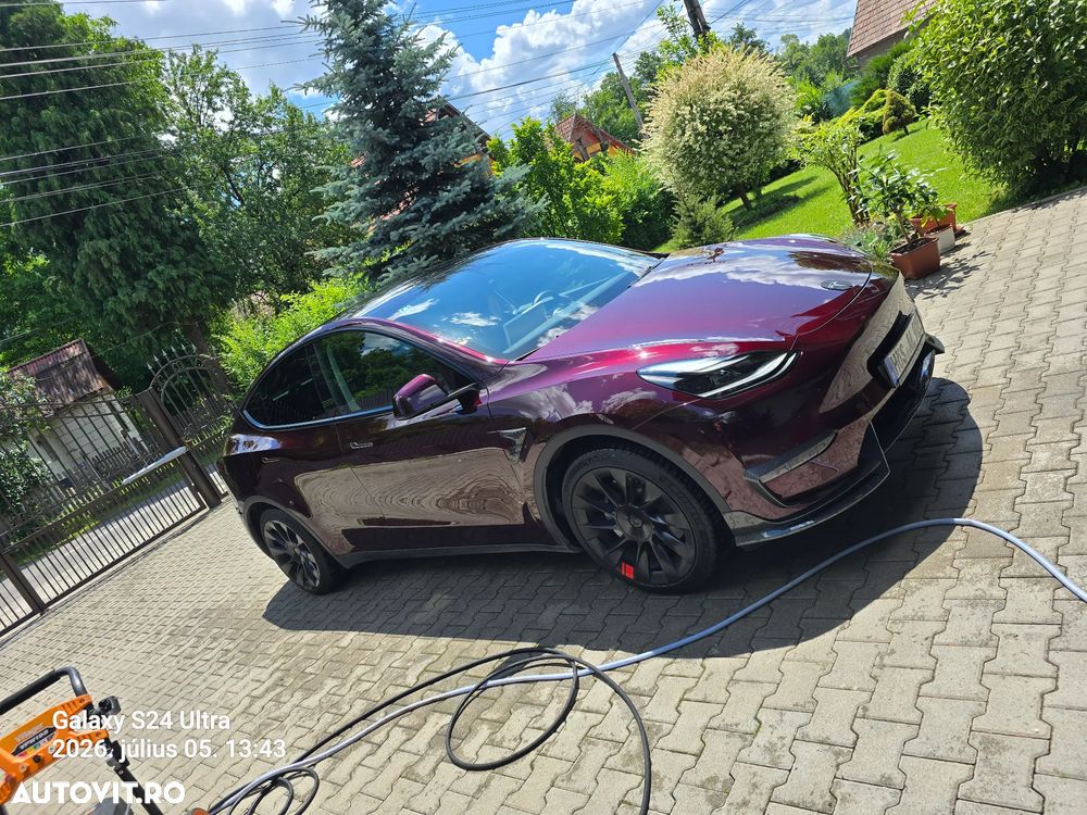 Tesla Model Y - 2