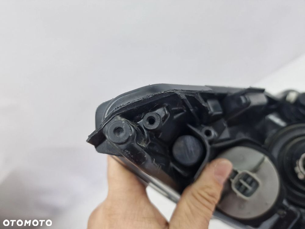 TOYOTA AYGO II 14- LEWA LAMPA PRZEDNIA PRZÓD , NR KOITO 0H-17 , NR AUKCJI LA270 - 18
