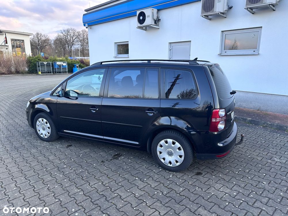 Volkswagen Touran 1.9 TDI DPF BlueMot Highline - 12