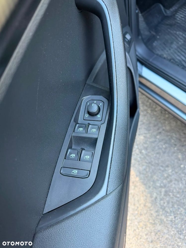 Skoda Karoq 1.5 TSI ACT Sportline DSG - 28