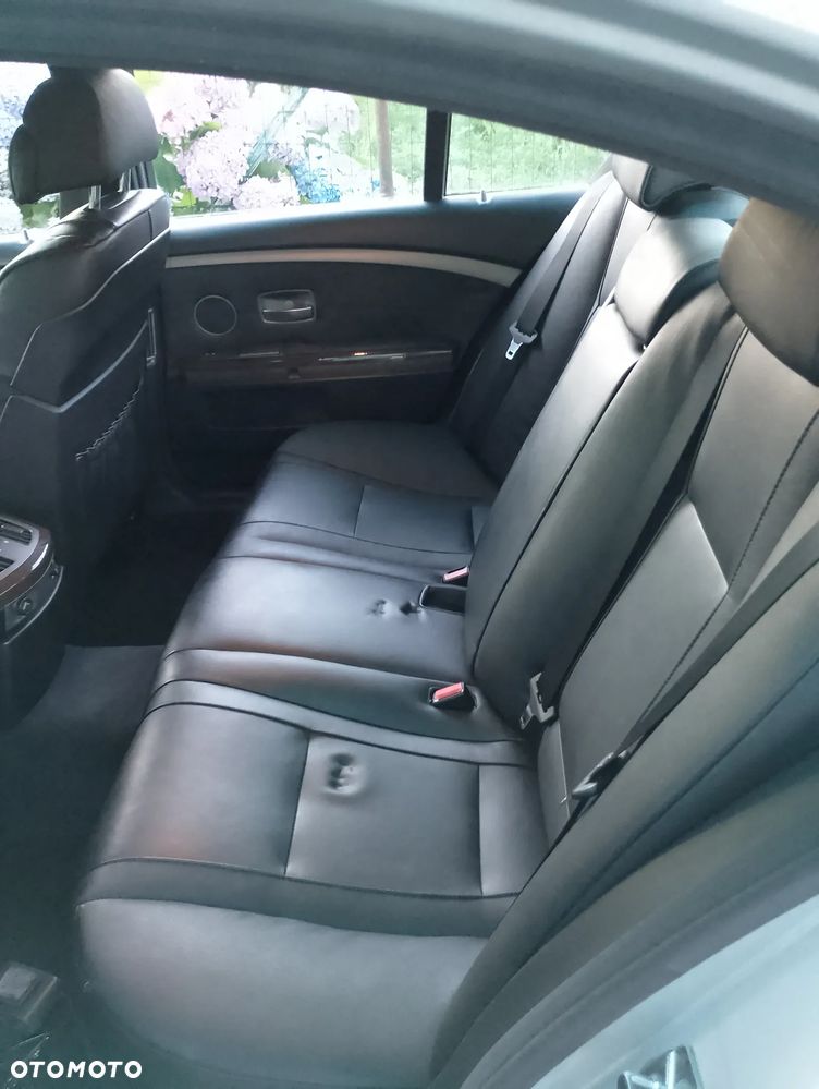 BMW Seria 7 - 36