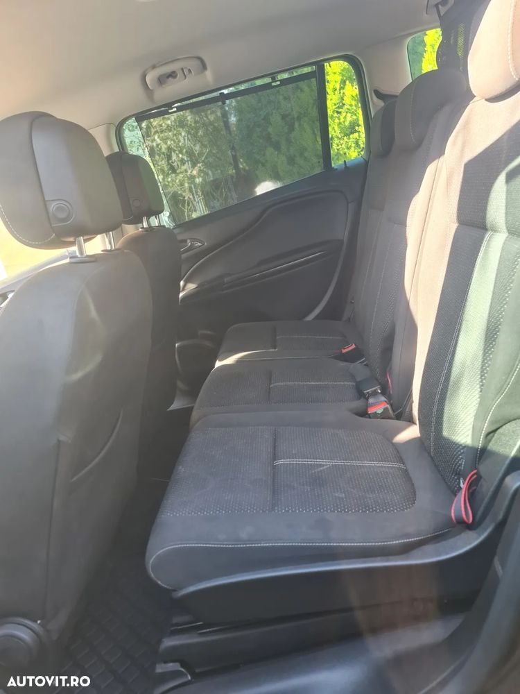 Opel Zafira - 13